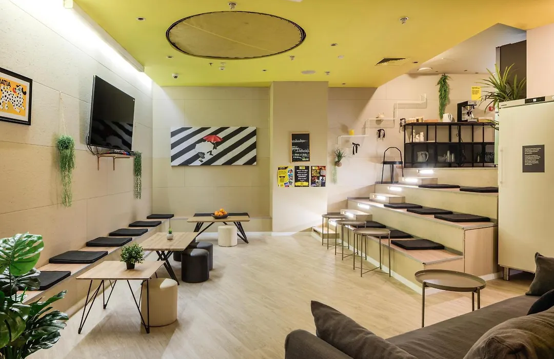 Design Hostel One-1